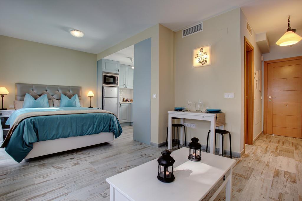 Malaga Lodge Studio Екстер'єр фото